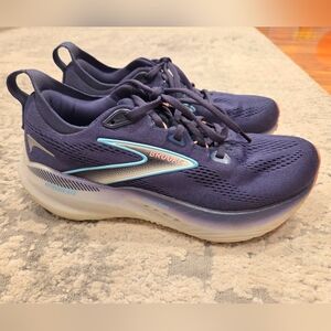 Brooks Navy Blue Athletic Shoes